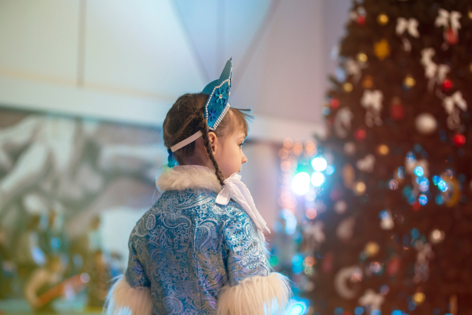 Откуда взялась Снегурочка: от языческого духа до внучки Деда Мороза