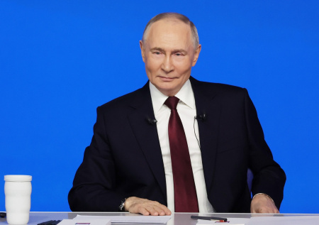 Путин рассказал об ажиотаже вокруг контрактов Минобороны России