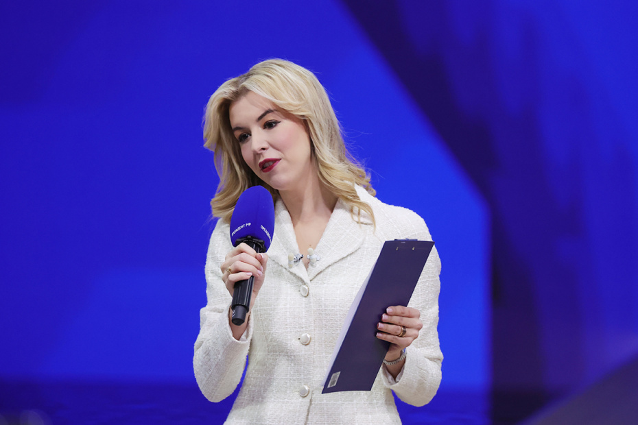 19 декабря 2025 года. Ведущая, журналистка Екатерина Березовская во время специальной программы «Итоги года» с президентом РФ Владимиром Путиным