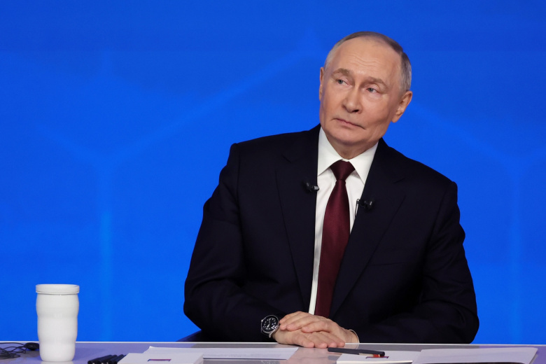 19 декабря 2025 года. Президент РФ Владимир Путин отвечает на вопросы во время специальной программы «Итоги года...»