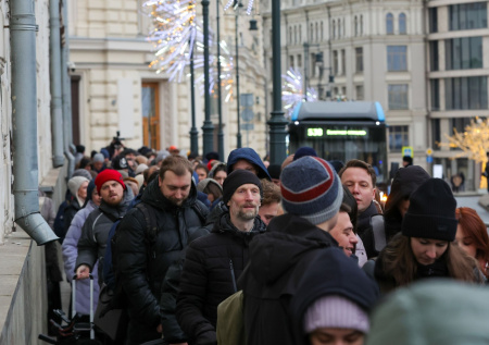 Раскрыт топ неожиданных вещей, изъятых у посетителей прямой линии с Путиным