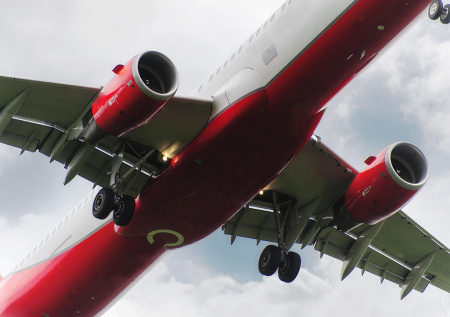 Летевший в Шри-Ланку самолет с россиянами экстренно вернулся в город вылета