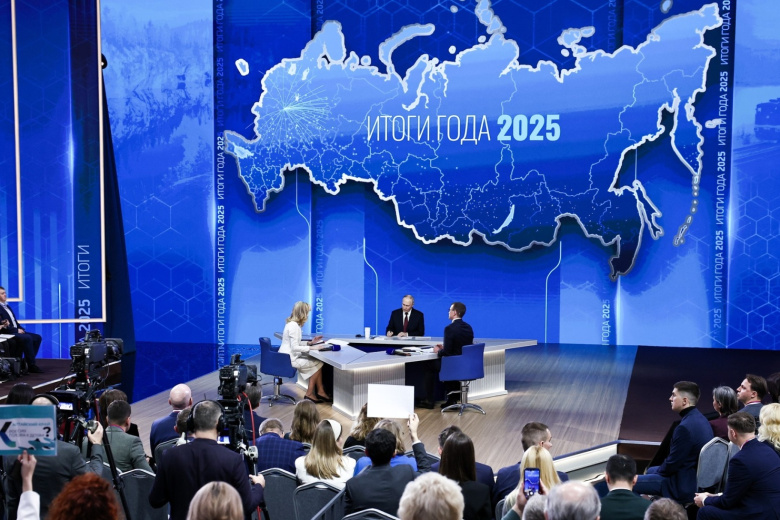 19 декабря 2025 года. Президент РФ Владимир Путин отвечает на вопросы во время специальной программы «Итоги года»