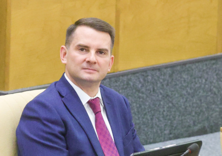 Депутат Нилов высказал мнение о переходе к четырехдневной рабочей неделе