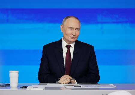 Инопланетяне или секретное оружие? Что сказал Путин о комете 3I/ATLAS