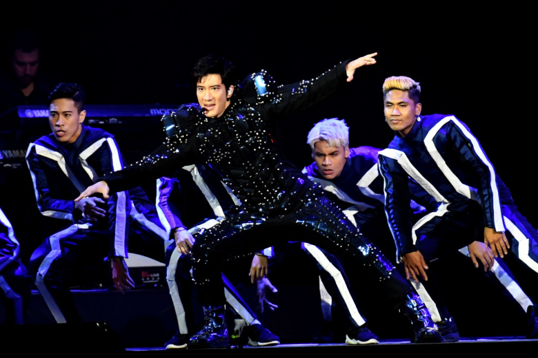 Выступление Ван Лихуна