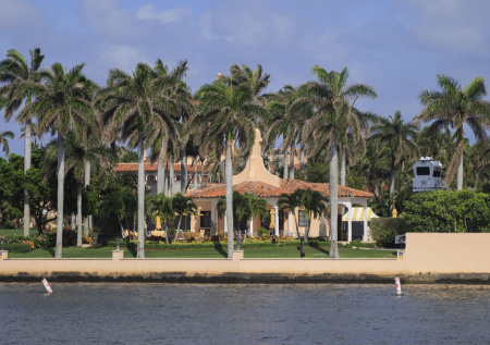 Трамп в шутку присудил себе $1 млрд из американской казны