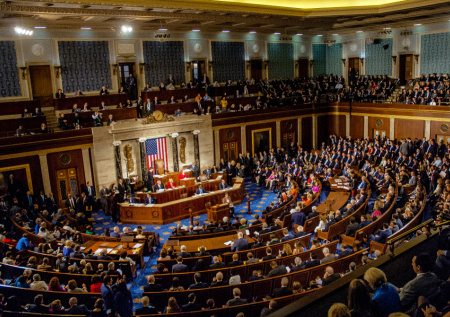 Политолог ответил, стоит ли Зеленскому ждать смены власти в Конгрессе США