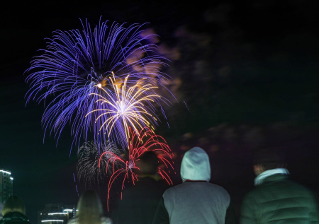 «Крупный штраф»: названы места, откуда нельзя запускать салюты