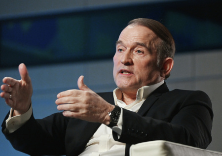 Медведчук объяснил, почему Зеленский заговорил о выборах