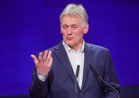 Песков оценил возможность публичного урегулирования конфликта на Украине