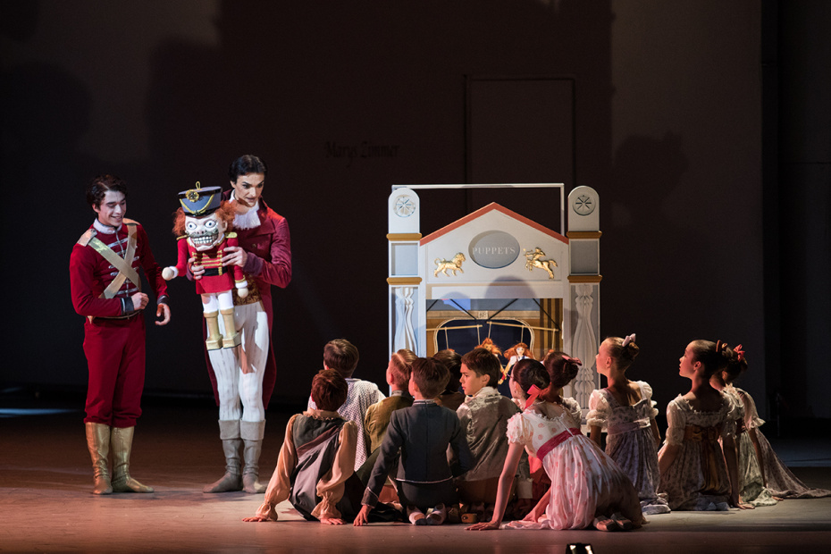 20 декабря в музыкальном театре Станиславского и Немировича-Данченко прошла праздничная церемония открытия нового сезона балета «Щелкунчик»