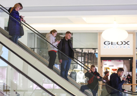 Россияне стали реже ходить в торговые центры