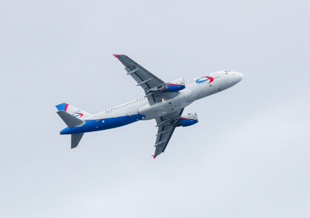 Названа причина экстренной посадки самолета «Уральских авиалиний»