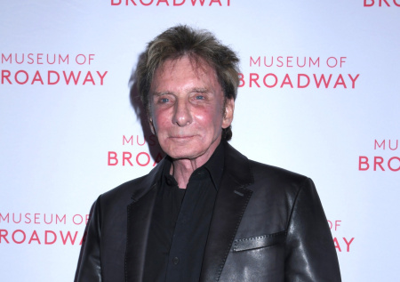 Манилоу прервал карьеру из-за онкологического заболевания