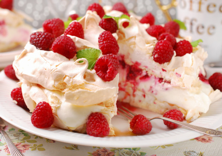 Готовим на большую компанию на Новый год и не только: воздушный торт «Анна Павлова»