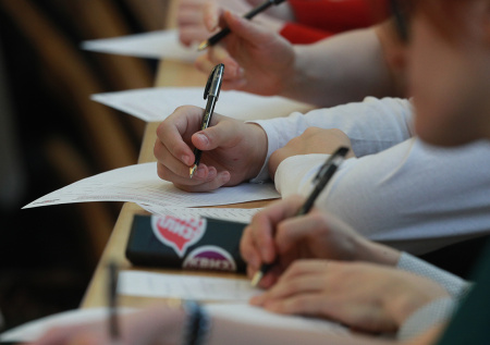 Студентам могут отменить сессию в новогодние каникулы