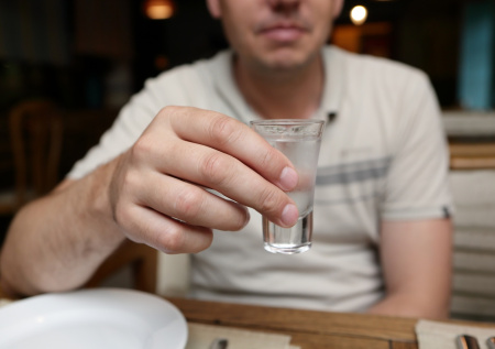 Терапевт назвала смертельную дозу водки