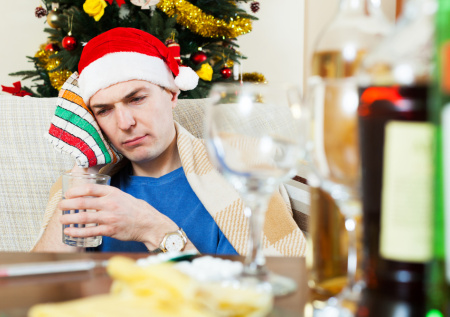 Нарколог ответил, можно ли спиться за новогодние праздники