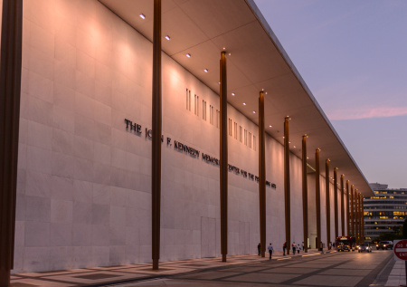 Очередное переименование достопримечательности обернулось для Трампа иском