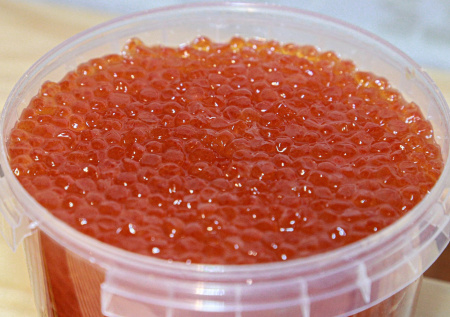 Киберэксперт рассказала, как распознать поддельные аккаунты по продаже икры