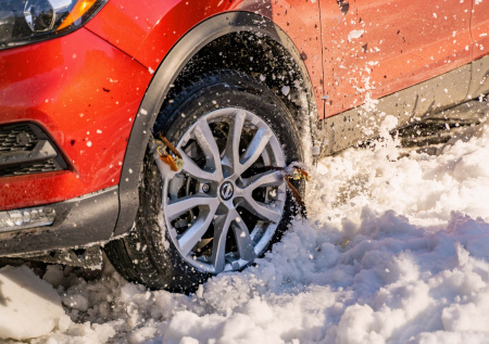 Автоэксперт ответил, что делать в случае пробуксовки колес