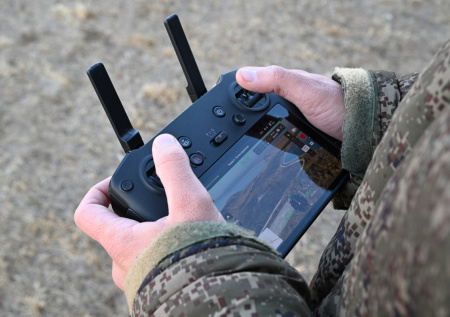 Российский боец двумя ударами остановил колонну ВСУ