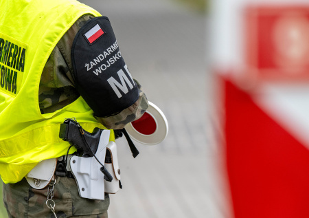 Желающие отдохнуть в Калининграде поляки устроили пробку на границе