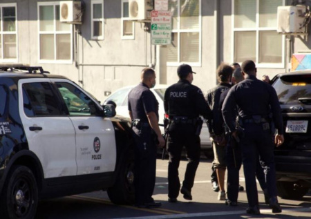 В США дети разбили автомобиль и испугались мер со стороны Санта-Клауса