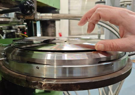 Завод виниловых пластинок «Ультра Продакшн» подвел итоги 2025 года