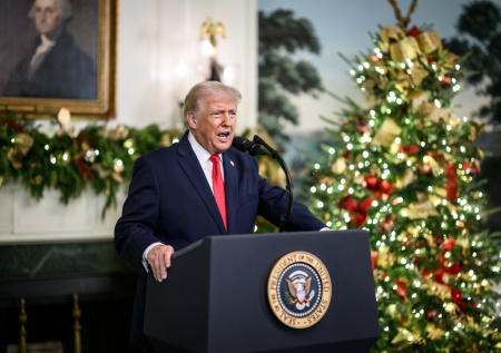 «Не дождешься помощи»: Трамп рассмешил Сталлоне на вручении премии