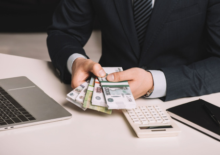 Отчетов о доходах не будет? Чиновников освободили от одной обязанности