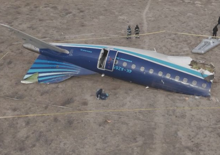 В Грозном установили монумент памяти погибших при крушении самолета AZAL