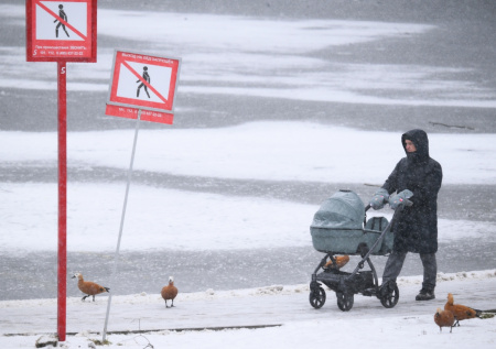 Мощные снегопады обрушились на Москву и Подмосковье