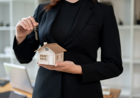 Юрист ответил, в каких случаях завещание не гарантирует прав на квартиру