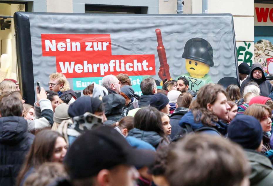 Лейпцигские студенты протестуют против планируемого закона о воинской повинности, 5 декабря 2025 года