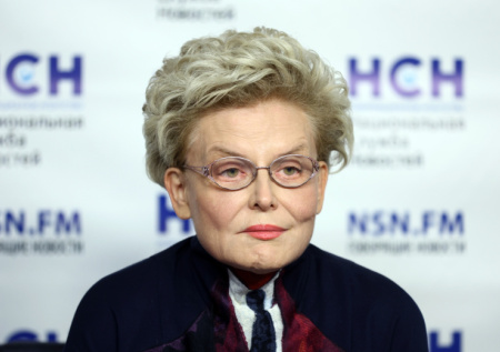 Блогер подала в суд на Малышеву из-за одного знака