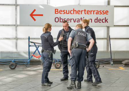 На границе ЕС начали разворачивать посылки из России по странной причине