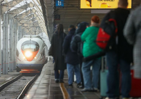 Стало известно, когда в российских поездах появится спутниковый интернет