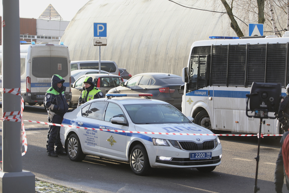 Сотрудники полиции на месте происшествия