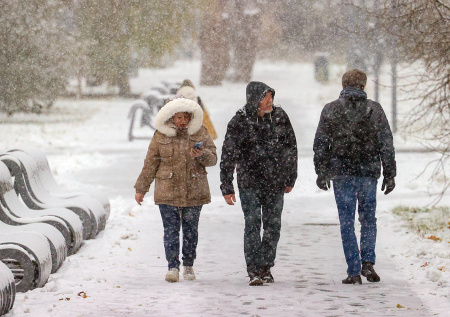 Жителей Подмосковья предупредили о гололеде и метели