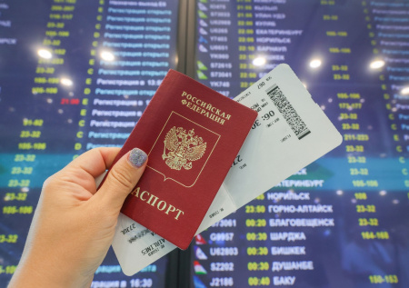 Одна из стран СНГ будет пускать россиян только по загранпаспорту