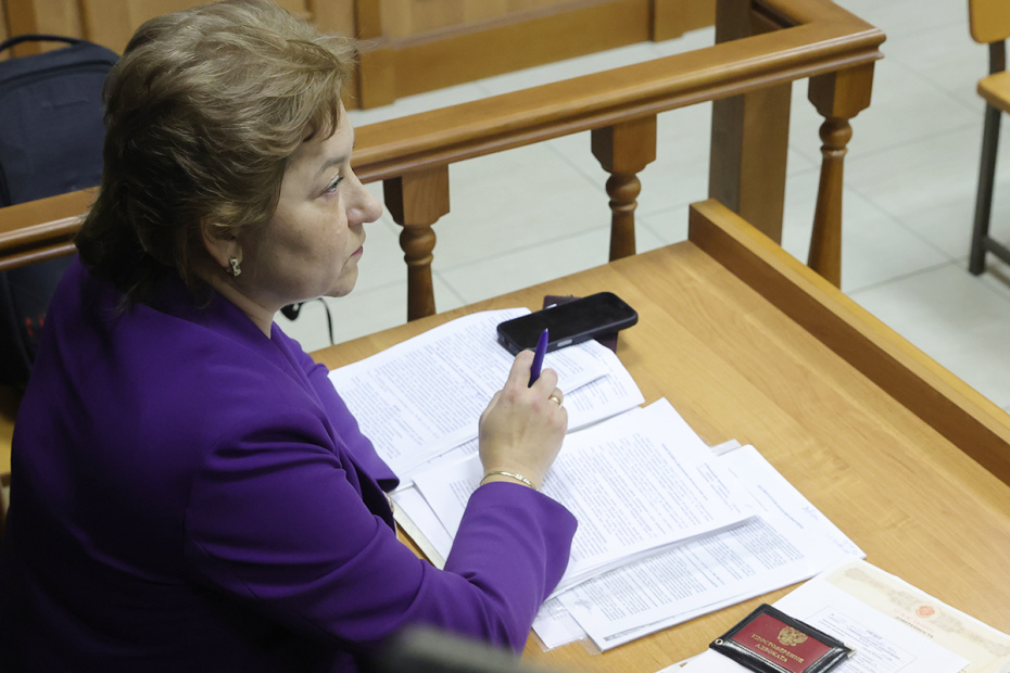 Адвокат покупательницы квартиры певицы Ларисы Долиной Полины Лурье Светлана Свириденко на рассмотрении иска о выселении Долиной из квартиры в Московском городском суде