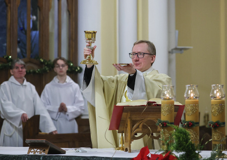 Свет Вифлеемской звезды: как в Москве встретили католическое Рождество