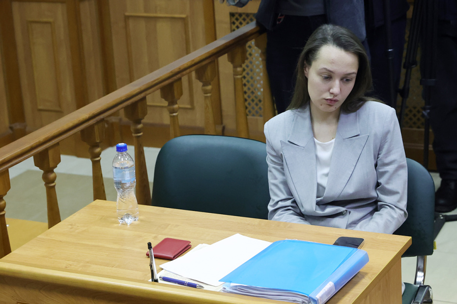 Адвокат певицы Ларисы Долиной Мария Пухова на рассмотрении иска о выселении Долиной из квартиры в Московском городском суде