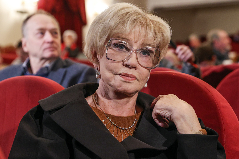 Вера Алентова