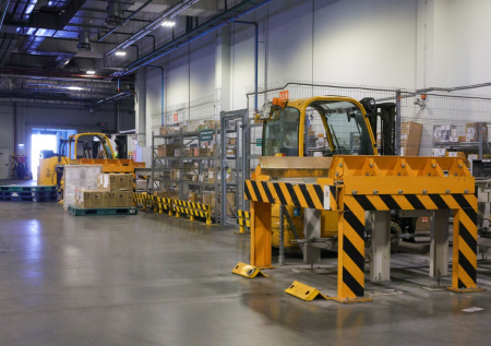 В Москве обвалились арендные ставки на складские помещения