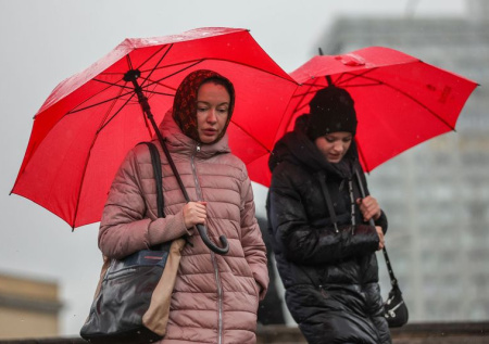 Тоскливые дожди и тепло до +6? Погода в Москве в конце недели: чего ждать