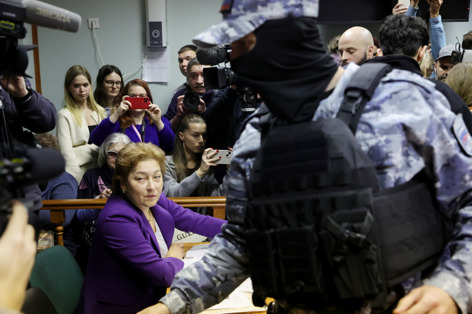 Адвокат покупательницы квартиры певицы Ларисы Долиной Полины Лурье Светлана Свириденко на рассмотрении иска о выселении Долиной из квартиры в Московском городском суде