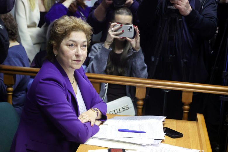 Адвокат покупательницы квартиры певицы Ларисы Долиной Полины Лурье Светлана Свириденко на рассмотрении иска о выселении Долиной из квартиры в Московском городском суде